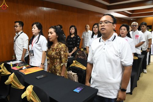 ภาพ No.82184:พิธีมอบรางวัลเกียรติยศและ การลงนามข้อตกลงความร่วมมือ (MOU)  โครงการสอบแข่งขัน  สอบตอบปัญหามงคลชีวิต 38 ประการ  ระหว่างประเทศ ในวันเสาร์ที่ 3 มิ.ย. พ.ศ.2566 ณ ห้องประชุม อวัทธนะ มหาเจดีย์บุโรพุทโธ ประเทศอินโดนีเซีย