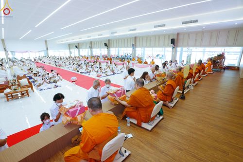 พิธีถวายสังฆทานคณะสงฆ์ 85 รูป  และพิธีทอดผ้าป่ายกช่อฟ้าดวงแก้ว มหาวิหารหลวงปู่  วันอาทิตย์ที่ 18 มิถุนายน 2566 ณ ศูนย์ปฏิบัติธรรมภาคใต้ อ.บางกล่ำ จ.สงขลา