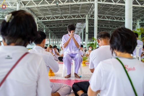 ภาพ No.83543:พิธีตัดปอยผมและปลงผม ในโครงการบรรพชาอุปสมบทหมู่ ธรรมทายาทรุ่นเข้าพรรษา ณ วัดพระธรรมกาย วันอาทิตย์ที่ 16 กรกฎาคม พ.ศ.2566