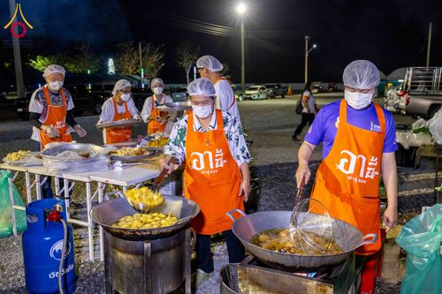 ภาพ No.300937:วันที่ 23 มกราคม พ.ศ. 2569 พิธีถวายภัตตาหารเป็นสังฆทาน แด่พระธรรมยาตรา ณ อนุสรณ์สถานบางปลา วัดบางปลา อำเภอบางเลน จังหวัดนครปฐม ในโครงการธรรมยาตรา กตัญญูบูชา มหาปูชนียาจารย์ พระมงคลเทพมุนี(สด จนฺทสโร) พระผู้ปราบมาร อนุสรณ์สถาน 7 แห่ง ปีที่ 14