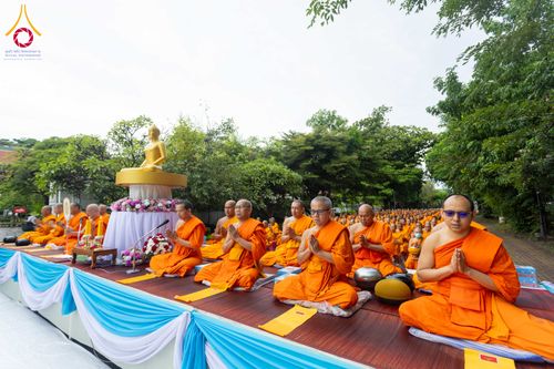 ภาพ No.351494:วันที่ 22 กันยายน พ.ศ. 2569  พิธีตักบาตรสามเณรธรรมทายาท โครงการบรรพชาพัฒนาคุณธรรม จริยธรรม  สำหรับนักเรียนนายสิบตำรวจ (นสต.) รุ่นที่ 16 ศูนย์ฝึกอบรมตำรวจภูธรภาค 1  ณ วัดพระพุทธบาทราชวรมหาวิหาร