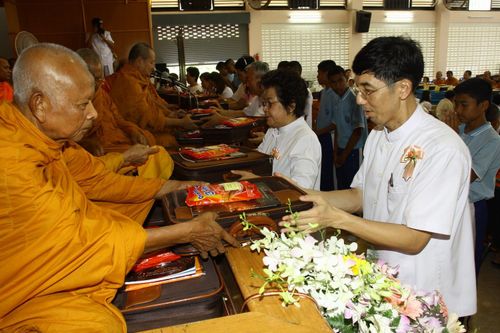 ภาพ No.3237:พิธีถวายสังฆทานแด่คณะสงฆ์ 266 วัด ใน 4 จังหวัดภาคใต้ ครั้งที่ 45