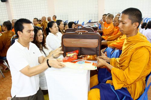 ภาพ No.3238:พิธีถวายสังฆทานแด่คณะสงฆ์ 266 วัด ใน 4 จังหวัดภาคใต้ ครั้งที่ 45