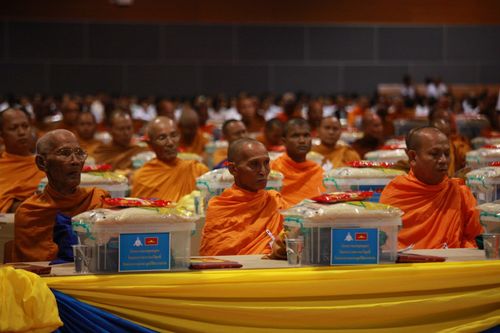 ภาพ No.3264:พิธีถวายสังฆทานแด่คณะสงฆ์ 266 วัด ใน 4 จังหวัดภาคใต้ ครั้งที่ 48