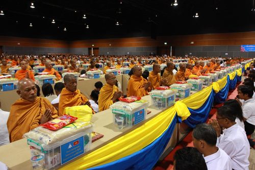 ภาพ No.3271:พิธีถวายสังฆทานแด่คณะสงฆ์ 266 วัด ใน 4 จังหวัดภาคใต้ ครั้งที่ 48