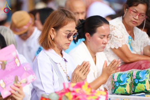 ภาพ No.336885:วันเสาร์ที่ 27 มิถุนายน 2569 พิธีตักบาตรพระ 1,345 รูป  ณ ข่วงสันกำแพง อำเภอสันกำแพง จังหวัดเชียงใหม่