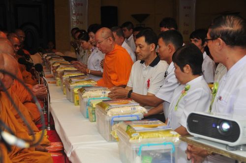 ภาพ No.3273:พิธีถวายสังฆทานแด่คณะสงฆ์ 266 วัด ใน 4 จังหวัดภาคใต้ ครั้งที่ 49