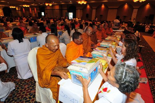 ภาพ No.3280:พิธีถวายสังฆทานแด่คณะสงฆ์ 266 วัด ใน 4 จังหวัดภาคใต้ ครั้งที่ 49