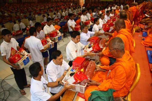ภาพ No.3288:พิธีถวายสังฆทานแด่คณะสงฆ์ 266 วัด ใน 4 จังหวัดภาคใต้ ครั้งที่ 50
