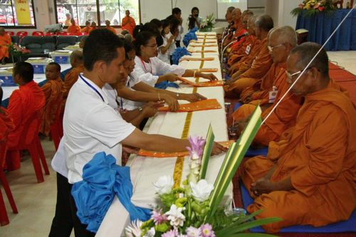 ภาพ No.3301:พิธีถวายสังฆทานแด่คณะสงฆ์ 266 วัด ใน 4 จังหวัดภาคใต้ ครั้งที่ 51