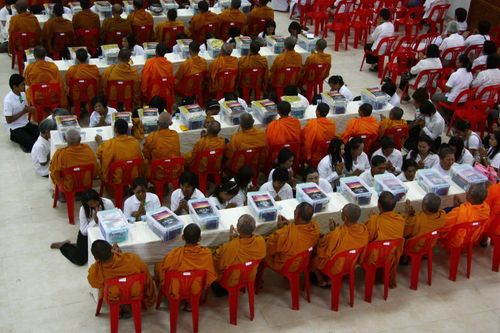 ภาพ No.3302:พิธีถวายสังฆทานแด่คณะสงฆ์ 266 วัด ใน 4 จังหวัดภาคใต้ ครั้งที่ 51