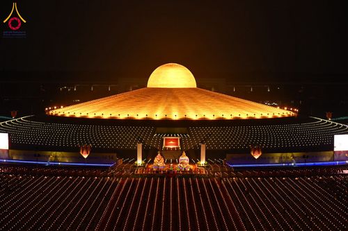 ภาพ No.307241:วันที่ 31 มกราคม พ.ศ. 2569  พิธีจุดประทีปธรรมถวายเป็นพุทธบูชา  และบูชาธรรมมหาปูชนียาจารย์ (ภาพชุดที่ 1) ณ วัดพระธรรมกาย ปทุมธานี ในโครงการธรรมยาตรา กตัญญูบูชา มหาปูชนียาจารย์ พระมงคลเทพมุนี(สด จนฺทสโร) พระผู้ปราบมาร อนุสรณ์สถาน 7 แห่ง ปีที่ 14