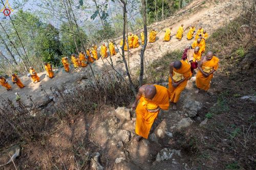 ภาพ No.80358:โครงการบรรพชาสามเณรภาคฤดูร้อน 100 รูป   ณ วัดมาศคันธะพุทธวิหาร เมืองลลิตปูร ประเทศเนปาล   ระหว่างวันที่ 5-15 เมษายน พ.ศ. 2566