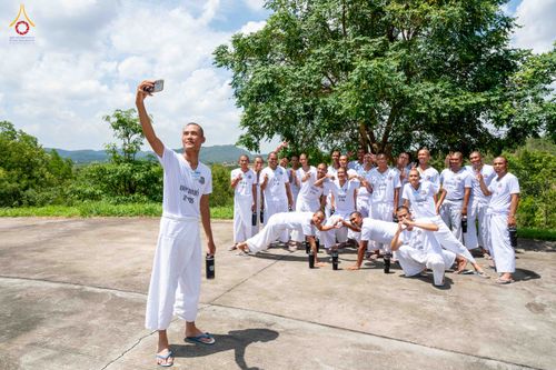 ภาพ No.340577:วันที่ 24-25 กรกฎาคม พ.ศ. 2569 โครงการพัฒนาคุณธรรม จริยธรรม สำหรับนักเรียนนายสิบตำรวจ (นสต.) รุ่นที่ 17 ศูนย์ฝึกอบรมตำรวจภูธรภาค 1 ได้จัดกิจกรรม WalkRally สวดมนต์นั่งสมาธิ และฟังธรรมจากพระอาจารย์ ณ ศูนย์ปฏิบัติธรรมเวิล์ดพีช วัลเล่ย์ (World Peace Valley) 