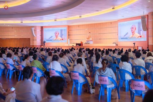 ภาพ No.344390:วันที่ 21-23 สิงหาคม พ.ศ. 2569 สัมมนารวมใจผู้นำบุญ บูชาธรรม 82 ปี หลวงพ่อธัมมชโย รุ่นที่ 1 กฐินสามัคคีทั่วไทย 30,000 วัด โครงการอุปสมบทบูชาธรรมมหาปูชนียาจารย์ 3,000 รูป  ณ ศูนย์ปฏิบัติธรรมเวิล์ดพีช วัลเล่ย์ จ.นครราชสีมา