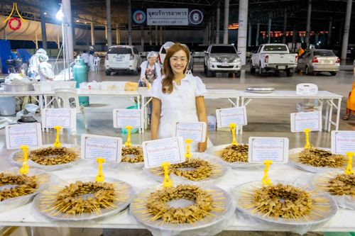 ภาพ No.305471:วันที่ 29 มกราคม พ.ศ. 2569 พิธีถวายภัตตาหารเป็นสังฆทาน แด่พระธรรมยาตรา ณ วัดพระธรรมกาย  จังหวัดปทุมธานี ในโครงการธรรมยาตรา กตัญญูบูชา มหาปูชนียาจารย์ พระมงคลเทพมุนี(สด จนฺทสโร) พระผู้ปราบมาร อนุสรณ์สถาน 7 แห่ง ปีที่ 14