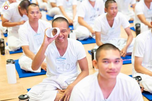 ภาพ No.341550:วันที่ 26 กรกฎาคม พ.ศ. 2569 โครงการพัฒนาคุณธรรม จริยธรรม สำหรับนักเรียนนายสิบตำรวจ (นสต.) รุ่นที่ 17 ศูนย์ฝึกอบรมตำรวจภูธรภาค 1 ได้จัดกิจกรรม  จุดเทียนรวมใจและปฏิบัติธรรมเจริญสมาธิภาวนา เพื่อน้อมอุทิศถวายเป็นพระราชกุศลฯ ณ ศูนย์ปฏิบัติธรรมเวิล์ดพีช วัลเล่