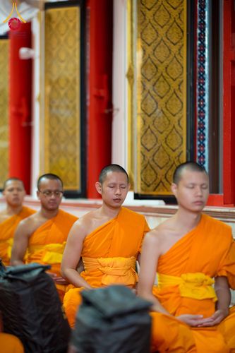 ภาพ No.294596:วันอาทิตย์ที่ 14 ธันวาคม พ.ศ.2568 พระธรรมยาตราปฏิบัติธรรมและถ่ายภาพหมู่ประวัติศาสตร์ ณ วัดสองพี่น้อง ต.ต้นตาล อ.สองพี่น้อง จ.สุพรรณบุรี ในโครงการธรรมยาตรา กตัญญูบูชา มหาปูชนียาจารย์ พระมงคลเทพมุนี(สด จนฺทสโร) พระผู้ปราบมาร อนุสรณ์สถาน 7 แห่ง ปีที่ 14