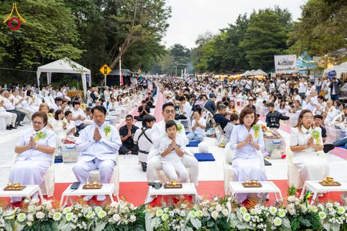 ภาพ No.285942:วันเสาร์ที่ 13 ธันวาคม พ.ศ.2568 พิธีตักบาตรพระภิกษุสามเณร 1,000 รูป ณ บริเวณหน้าอุทยานแห่งชาติเขาใหญ่ อำเภอปากช่อง จ.นครราชสีมา