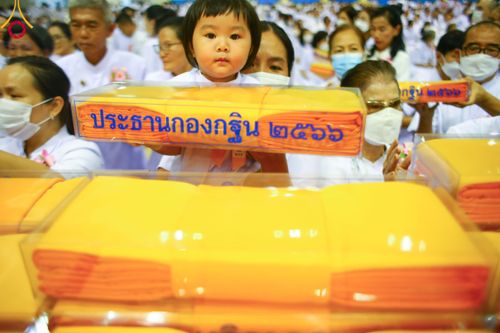 ภาพ No.92303:พิธีทอดกฐินธรรมชัยเพื่อสร้างอาคาร 115 ปี คุณยายอาจารย์มหารัตนอุบาสิกาจันทร์ ขนนกยูง อาทิตย์ต้นเดือนที่ 5 พฤศจิกายน พ.ศ. 2566 ณ วัดพระธรรมกาย จ.ปทุมธานี