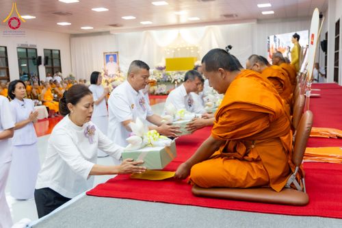 ภาพ No.316258:วันเสาร์ที่ 28 มีนาคม พ.ศ. 2569 พิธีบำเพ็ญกุศล คุณพ่อณรงค์ จินตมากุล  สิริอายุ 99 ปี 11 เดือน โยมบิดา พระครูปลัดรัตนวีรวัฒน์ (รังสฤษดิ์ อิทฺธิจินตโก) ที่ปรึกษาเจ้าคณะจังหวัดปทุมธานี เจ้าอาวาสวัดพระธรรมกาย  ณ ห้องปลูกศรัทธา 2 วัดพระธรรมกาย ปทุมธานี