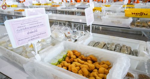 ภาพ No.75184:พิธีถวายภัตตาหารเป็นสังฆทาน แด่คณะพระธรรมยาตราฯ ในโครงการธรรมยาตรากตัญญูบูชา มหาปูชนียาจารย์ พระมงคลเทพมุนี(สด จนฺทสโร) พระผู้ปราบมาร อนุสรณ์สถาน 7 แห่ง ปีที่ 11 วันที่ 31 มกราคม พ.ศ. 2566