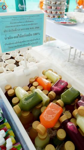 ภาพ No.71047:พิธีถวายภัตตาหารเป็นสังฆทาน แด่คณะพระธรรมยาตราฯ ในโครงการธรรมยาตราฯ ปีที่ 11 ณ อนุสรณ์สถานคลองบางนางแท่น อ.สามพราน จ.นครปฐม วันที่ 13 มกราคม พ.ศ. 2566