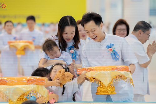 ภาพ No.345661:วันพฤหัสบดีที่ 27 สิงหาคม พ.ศ.2569 พิธีทอดผ้าป่าเพื่อถวายอุปกรณ์สื่อโสตทัศน์ อาคาร 82 ปี หลวงพ่อธัมมชโย พิธีทอดผ้าป่าสมทบกฐินวัดพระธรรมกาย และสมทบกฐิน 30,000 กว่าวัดทั่วไทย ครั้งที่ 1 ประจำปี พุทธศักราช 2569 ณ วัดพระธรรมกาย ปทุมธานี