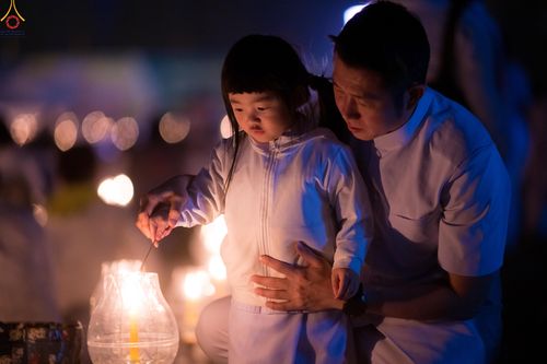 ภาพ No.292158:วันที่ 10 มกราคม พ.ศ. 2569 พิธีจุดประทีปถวายเป็นพุทธบูชา และบูชาธรรมมหาปูชนียาจารย์  ณ อนุสรณ์สถานคลองบางนางแท่น อ.สามพราน จ.นครปฐม ในโครงการธรรมยาตรา กตัญญูบูชา มหาปูชนียาจารย์ พระมงคลเทพมุนี(สด จนฺทสโร) พระผู้ปราบมาร อนุสรณ์สถาน 7 แห่ง ปีที่ 14