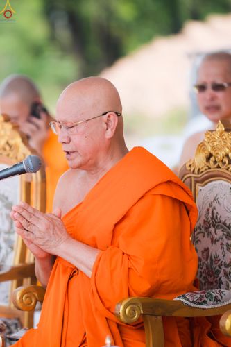 ภาพ No.331427:วันที่ 31 พฤษภาคม พ.ศ.2569 พิธีทอดผ้าป่าและตอกเสาเข็มมงคลต้นแรก องค์พระเจดีย์เพื่อสร้างสันติภาพโลก  ณ ธุดงคสถานพัฒนานิคม จังหวัดลพบุรี