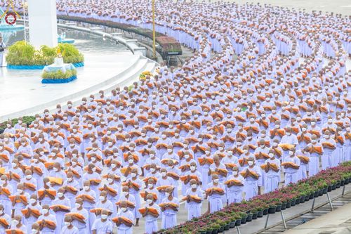 ภาพ No.64403:พิธีบรรพชาสามเณรธรรมทายาท โครงการอุปสมบทบูชาธรรมมหาปูชนียาจารย์ วันเสาร์ที่ 26 พฤศจิกายน พ.ศ. 2565 ณ วัดพระธรรมกาย จ.ปทุมธานี