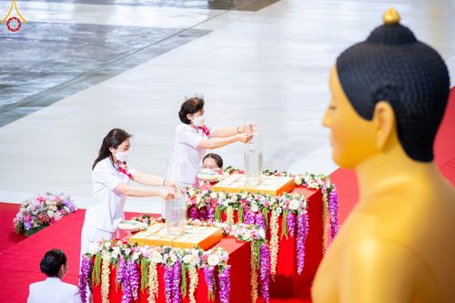 ภาพ No.83685:พิธีวางแผ่นจารึกชื่อและพิธีวางพวงมาลัยสักการะพระประธาน วันอาทิตย์ที่ 16 กรกฎาคม พ.ศ. 2566 ณ รัตนบัลลังก์ สภาธรรมกายสากล วัดพระธรรมกาย