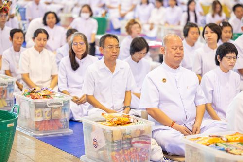 ภาพ No.311291:วันอาทิตย์ต้นเดือนที่ 1 มีนาคม พ.ศ.2569 พิธีตักบาตร และ พิธีบูชาข้าวพระ ณ สภาธรรมกายสากล วัดพระธรรมกาย