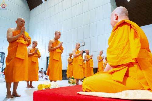 ภาพ No.330787:วันวิสาขบูชา อาทิตย์ที่ 31 พฤษภาคม พ.ศ.2569 พิธีบรรพชาสามเณรอุบาสก 11 ท่าน , พิธีถวายบาตรผ้าไตร และจตุปัจจัยไทยธรรม แด่สามเณร , พิธีอุปสมบทอุทิศชีวิต , พิธีกล่าวคำกัปปิยภัณฑ์  ณ อุโบสถพระไตรปิฎก วัดพระธรรมกาย จังหวัดปทุมธานี