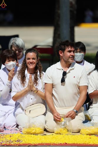 ภาพ No.304642:วันที่ 25 มกราคม พ.ศ. 2569 พิธีต้อนรับพระธรรมยาตรา (ภาพชุดที่ 2) รร.สามัคคีราษฏร์บำรุง-วัดพระธรรมกาย ในโครงการธรรมยาตรา กตัญญูบูชา มหาปูชนียาจารย์ พระมงคลเทพมุนี(สด จนฺทสโร) พระผู้ปราบมาร อนุสรณ์สถาน 7 แห่ง ปีที่ 14