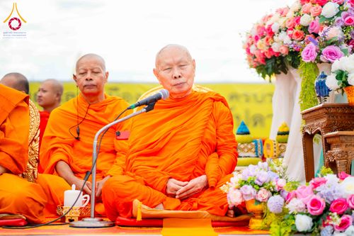 ภาพ No.330331:วันเสาร์ที่ 30 พฤษภาคม พ.ศ.2569 พิธีทำบุญฉลองครบรอบ 117 ปี เมืองเชียงดาว  ตักบาตรพระ 1,112 รูป และ พิธีทักษิณานุปาทานแด่พระนเรศวรมหาราช ณ ตลาดฟ้าเพียงดาว อ.เชียงดาว จ.เชียงใหม่