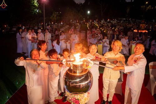 ภาพ No.333052:วันอาทิตย์ที่ 31 พฤษภาคม พ.ศ. 2569 วันวิสาขบูชา ณ วัดพระธรรมกายแคลิฟอร์เนีย  ประเทศสหรัฐอเมริกา