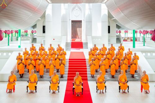 ภาพ No.350888:วันที่ 19 กันยายน พ.ศ.2569 พิธีบรรพชาอุปสมบท โครงการอุปสมบทหมู่บูชาธรรม ครบรอบ 109 ปี วันครูผู้ค้นพบวิชชาธรรมกาย ณ โบสถ์พระไตรปิฏก วัดพระธรรมกาย