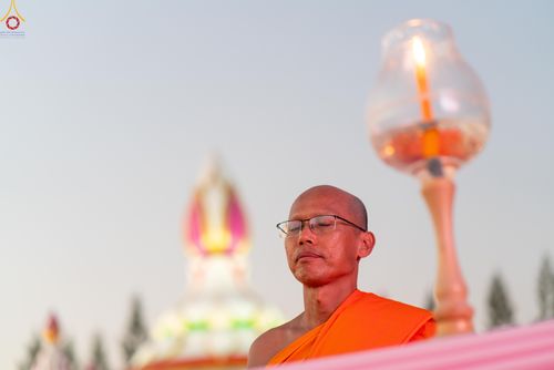 ภาพ No.292076:วันที่ 10 มกราคม พ.ศ. 2569 พิธีจุดประทีปถวายเป็นพุทธบูชา และบูชาธรรมมหาปูชนียาจารย์  ณ อนุสรณ์สถานคลองบางนางแท่น อ.สามพราน จ.นครปฐม ในโครงการธรรมยาตรา กตัญญูบูชา มหาปูชนียาจารย์ พระมงคลเทพมุนี(สด จนฺทสโร) พระผู้ปราบมาร อนุสรณ์สถาน 7 แห่ง ปีที่ 14