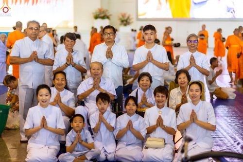 ภาพ No.337726:วันอาทิตย์ต้นเดือน 5 กรกฎาคม พ.ศ.2569 พิธีตักบาตรข้าวสารอาหารแห้ง  ณ บ้านแก้วเรือนทองคุณยายฯ วัดพระธรรมกาย