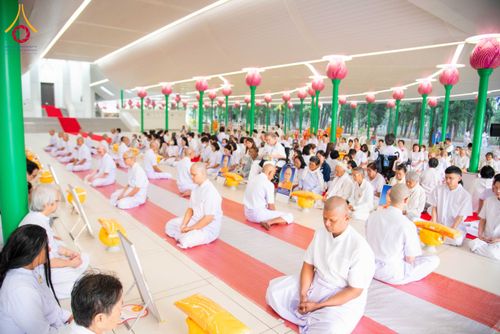 ภาพ No.298166:วันเสาร์ที่ 17 มกราคม พ.ศ. 2569 พิธีบรรพชาอุปสมบท โครงการอุปสมบทหมู่ บูชาธรรมครบ 117 ปี คุณยายอาจารย์มหารัตนอุบาสิกาจันทร์ ขนนกยูง  ณ อุโบสถพระไตรปิฎก วัดพระธรรมกาย