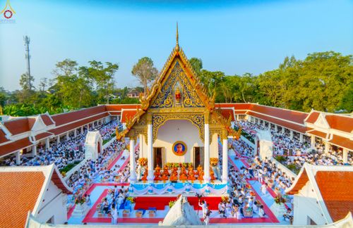 ภาพ No.297581:วันที่ 18 มกราคม พ.ศ. 2569 พิธีตักบาตรพระธรรมยาตรา ณ วัดโบสถ์บน ต.บางคูเวียง จ.นนทบุรี อนุสรณ์สถานลำดับที่ 4 สถานที่เกิดด้วยกายธรรม ในโครงการธรรมยาตรา กตัญญูบูชา มหาปูชนียาจารย์ พระมงคลเทพมุนี(สด จนฺทสโร) พระผู้ปราบมาร อนุสรณ์สถาน 7 แห่ง ปีที่ 14