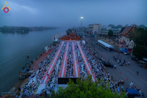 ภาพ No.284735:วันอาทิตย์ที่ 14 ธันวาคม พ.ศ.2568  พิธีทำบุญเมืองสุราษฎร์ธานี 110ปี และพิธีตักบาตรพระสงฆ์ 1,110 รูป  ณ บริเวณริมน้ำวัดกลาง (เก่า) ถนนบ้านดอน ตำบลตลาดใหม่ อำเภอเมือง จังหวัดสุราษฎร์ธานี