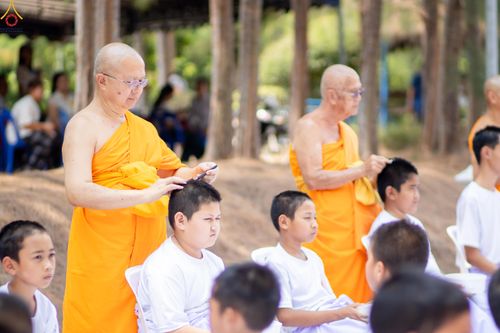 ภาพ No.320117:วันเสาร์ที่ 4 เมษายน 2569 พิธีตัดปอยผม ขอขมาผู้ปกครอง  มอบบาตร-ผ้าไตร และพิธีบรรพชาสามเณร 87 รูป  ณ ศูนย์ปฏิบัติธรรมระยอง(บ้านช่องลม)  ต.บางบุตร อ.บ้านค่าย จ.ระยอง