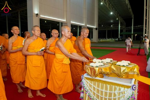 ภาพ No.316703:วันอาทิตย์ที่ 29 มีนาคม พ.ศ. 2569 พิธีทอดผ้าบังสุกุลและพิธีชำระร่าง โยมพ่อณรงค์ จินตมากุล  สิริอายุ 99 ปี 11 เดือน โยมบิดา พระครูปลัดรัตนวีรวัฒน์ (รังสฤษดิ์ อิทฺธิจินตโก) ที่ปรึกษาเจ้าคณะจังหวัดปทุมธานี เจ้าอาวาสวัดพระธรรมกาย  ณ ฌาปนสถานชั่วคราว ทางเข้า 