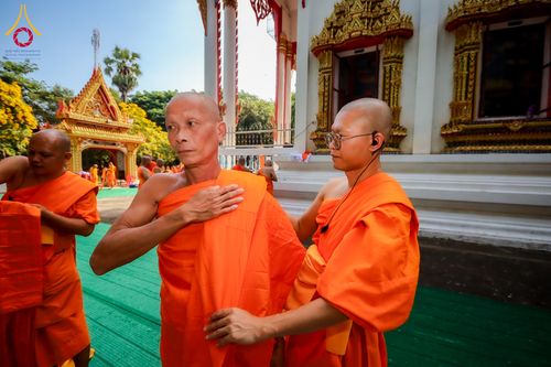 ภาพ No.285418:วันเสาร์ที่ 6 ธันวาคม พ.ศ.2568  พิธีอุปสมบทหมู่ ธรรมทายาท รุ่นบูชาธรรมมหาปูชนียาจารย์ ประจำปี 2568  ณ วัดเกาะแก้วประชานุรักษ์ ต.ชัยนาม อ.วังทอง จ.พิษณุโลก