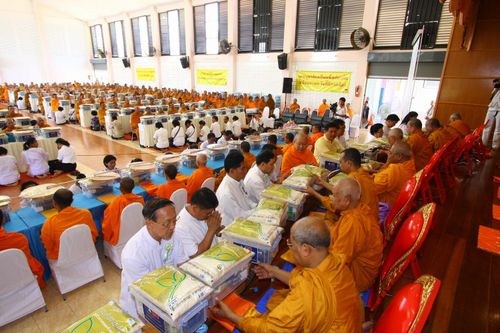 ภาพ No.3362:พิธีถวายสังฆทานแด่คณะสงฆ์ 266 วัด ใน 4 จังหวัดภาคใต้ ครั้งที่ 57