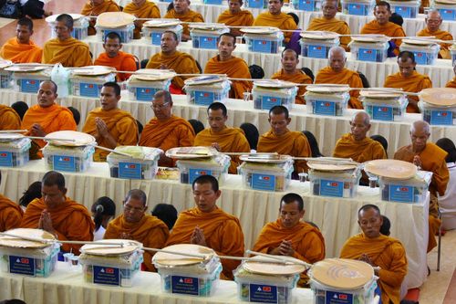 ภาพ No.3364:พิธีถวายสังฆทานแด่คณะสงฆ์ 266 วัด ใน 4 จังหวัดภาคใต้ ครั้งที่ 57