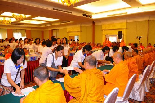 ภาพ No.3376:พิธีถวายสังฆทานแด่คณะสงฆ์ 266 วัด ใน 4 จังหวัดภาคใต้ ครั้งที่ 61