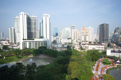 ภาพ No.4596:ตักบาตรอุทยานเบญจสิริ สุขุมวิท 24 พระ 2,600 รูป